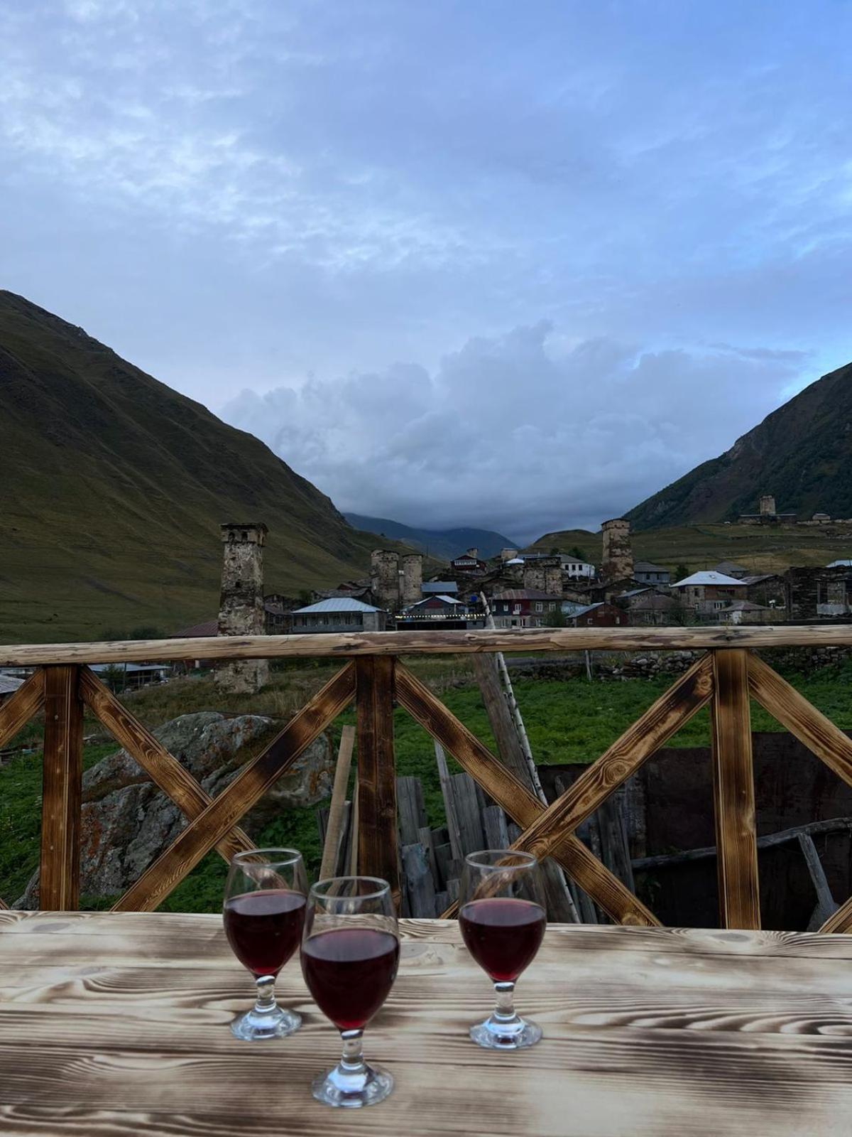 Guest House Buba Ushguli Bagian luar foto